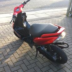 Yamaha Jog R Candy rød (TIDL.. SCOOTER)