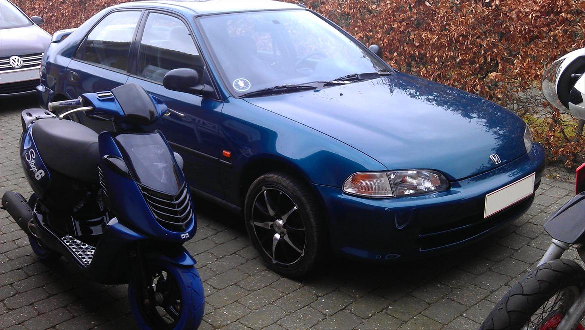 Aprilia Sonic - Lige sammen med min nye Honda Civic ;) billede 15