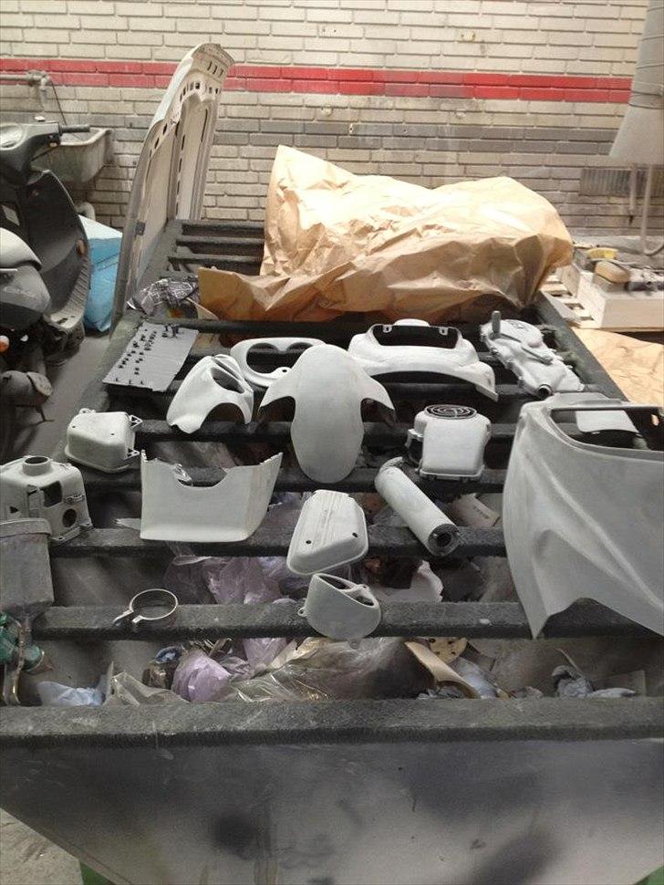 PGO hot 50 Solgt - Så var den klar til at blive malet billede 5