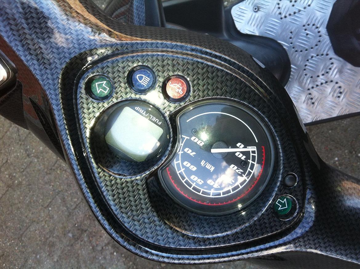 Yamaha jog r Monster Energy**min pige** :) billede 6