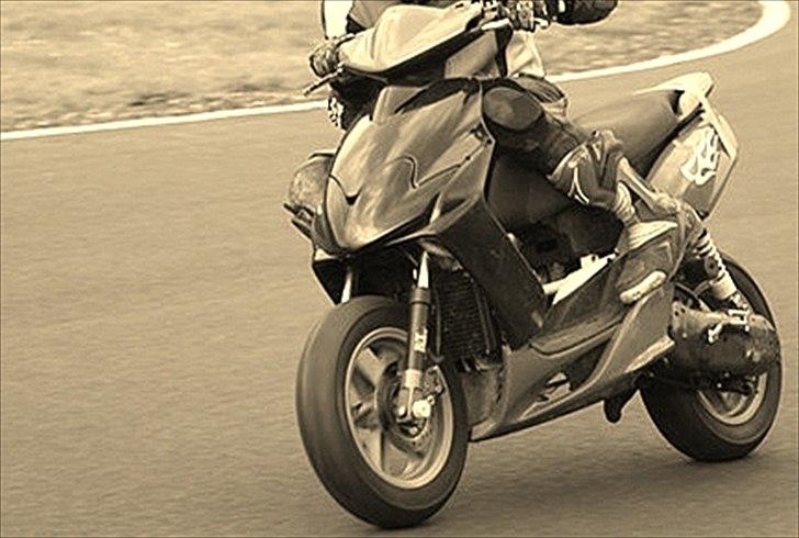 Yamaha jog R ( solgt i dele ) billede 1