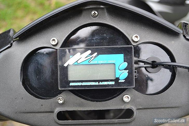 Aprilia sonic lc ts 2012 billede 9