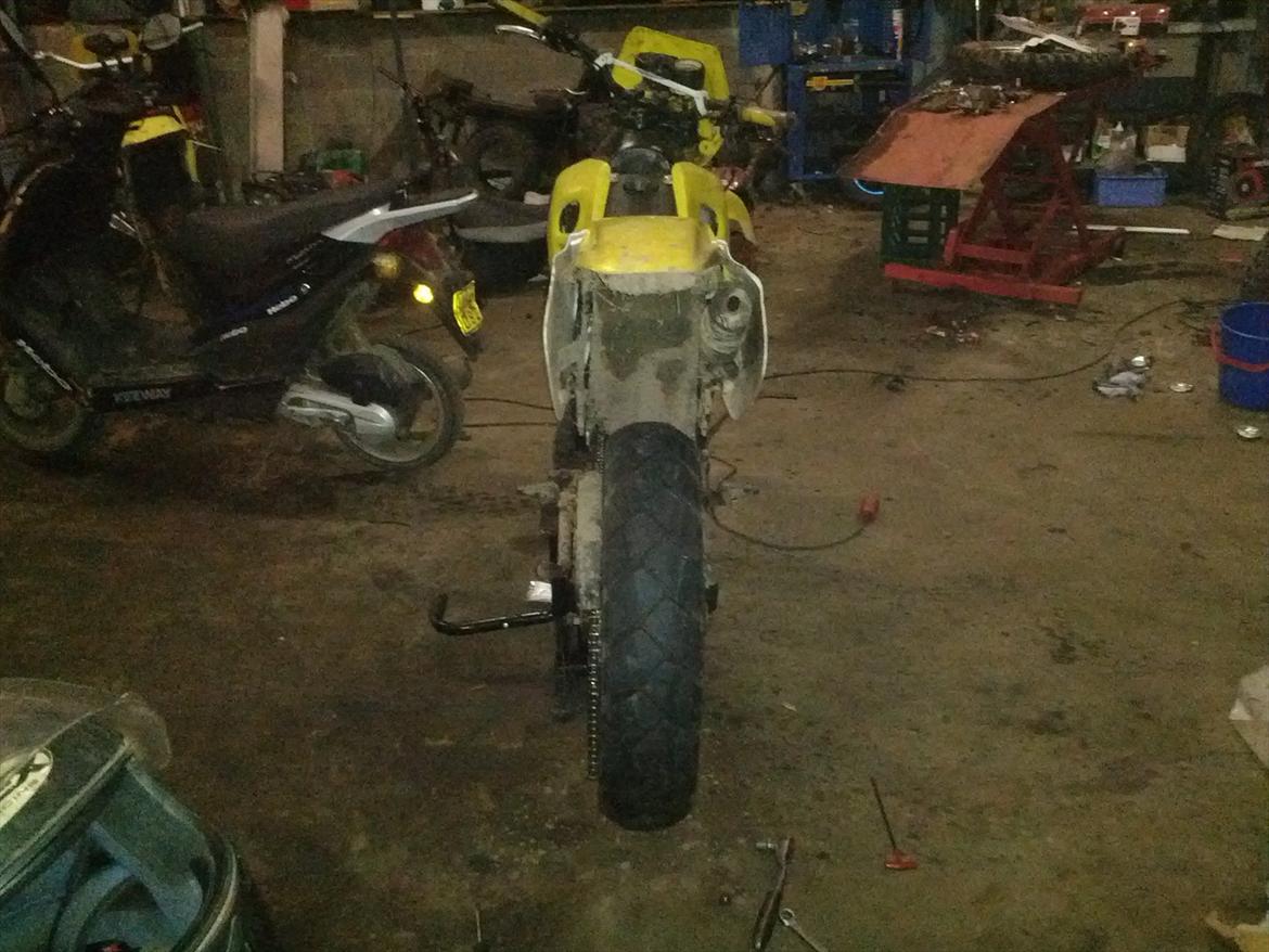 Suzuki RMX - Med motorcykel bagdæk! billede 10