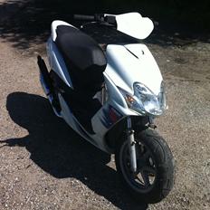 Yamaha Jog R [AE-Tuning] [RC-Lakering]