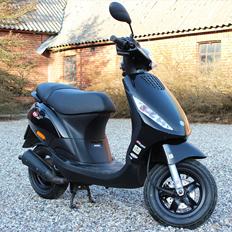 Piaggio New Zip 2T.