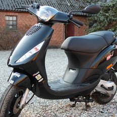Piaggio New Zip 2T.