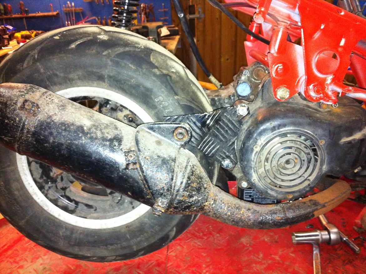 Aprilia Rally ( ligger i dele / skrotede) billede 2