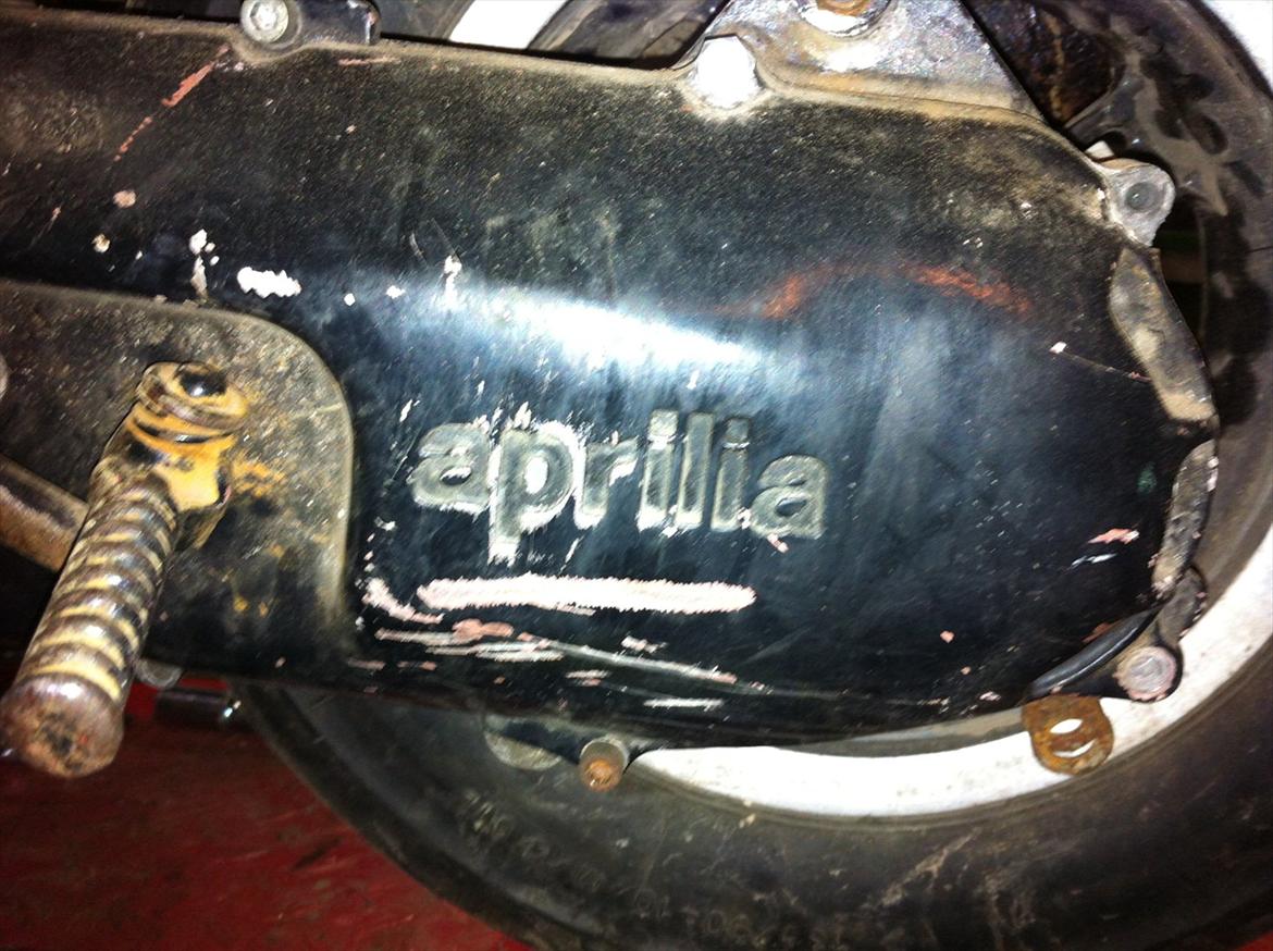 Aprilia Rally ( ligger i dele / skrotede) billede 5