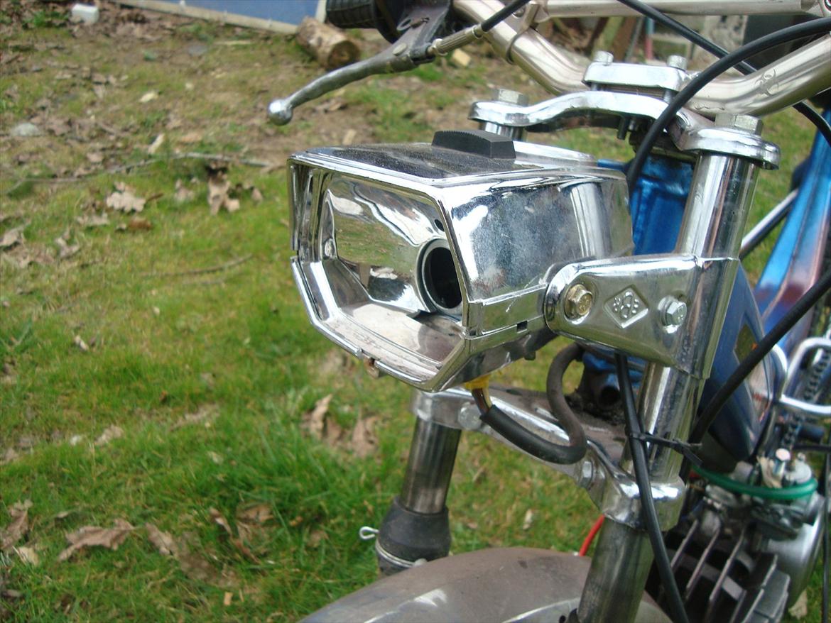 Puch Maxi K 74cc projekt - Ny krom forlygte kommer på. billede 7