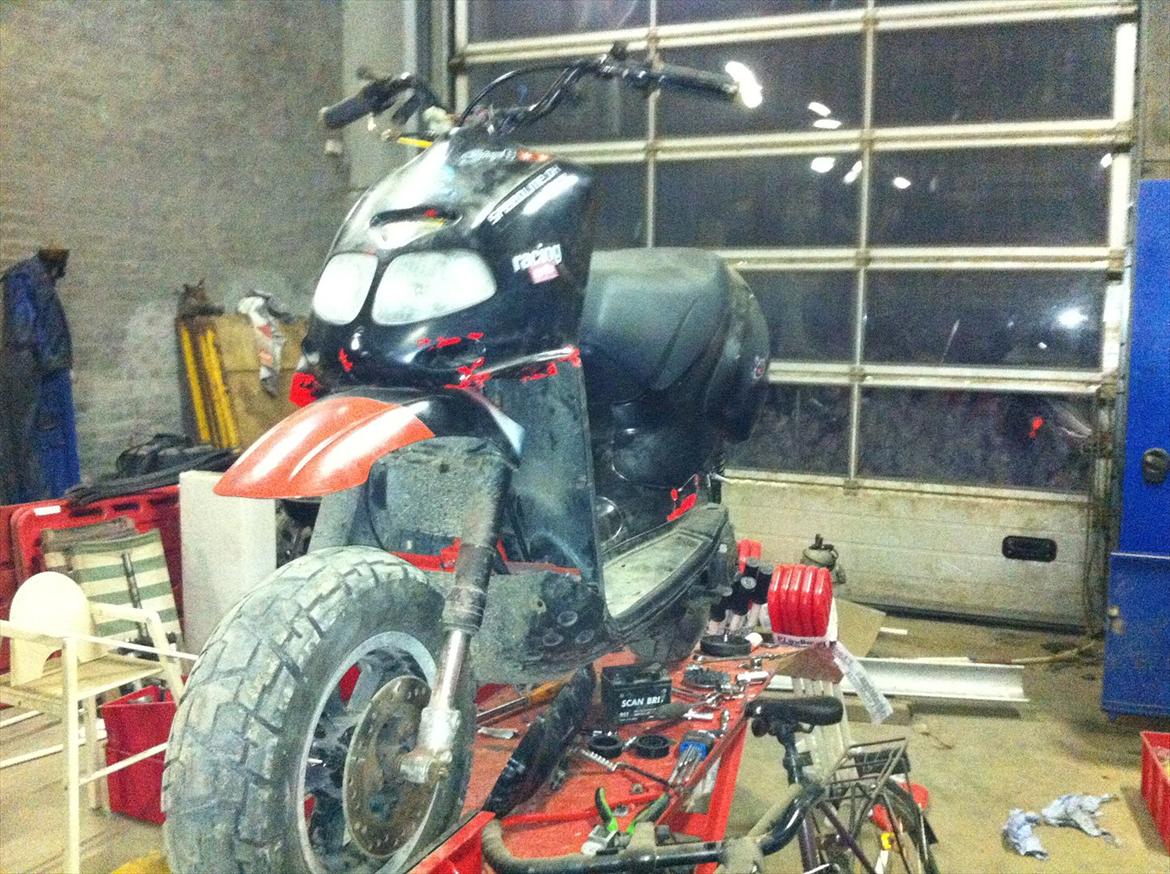 Aprilia Rally ( ligger i dele / skrotede) billede 8