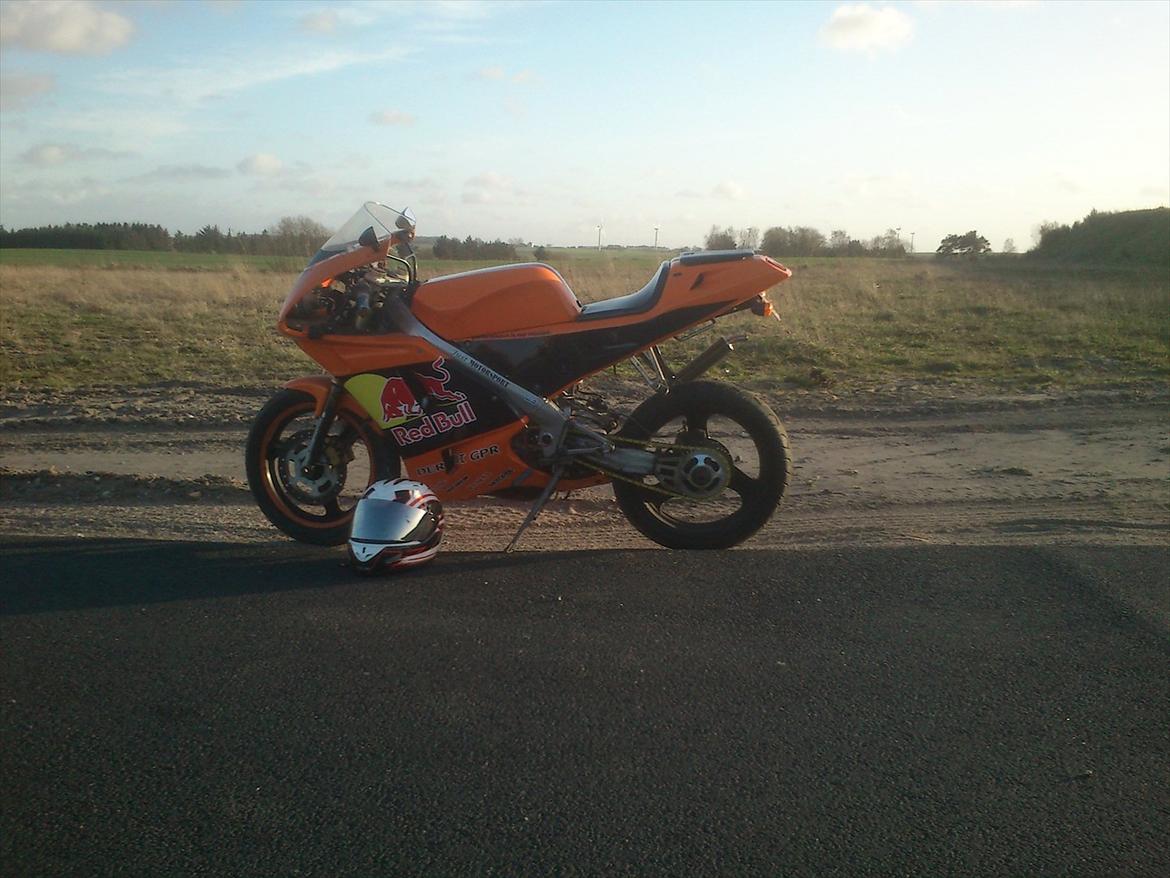 Derbi gpr REDBULL - nu med custom mono svinger billede 15