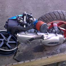 PGO Hot 50 - R-Setup Sport 70ccm Panser maskinen. :P :