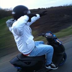Aprilia Sonic AC 