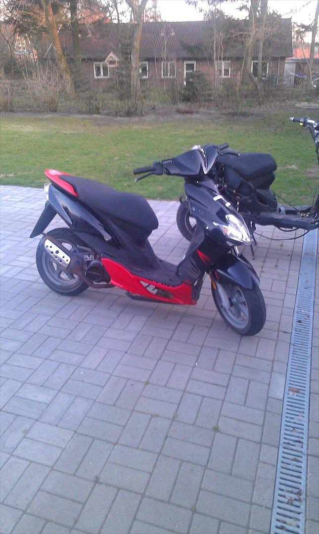 Yamaha jog r tidliger scooter billede 2