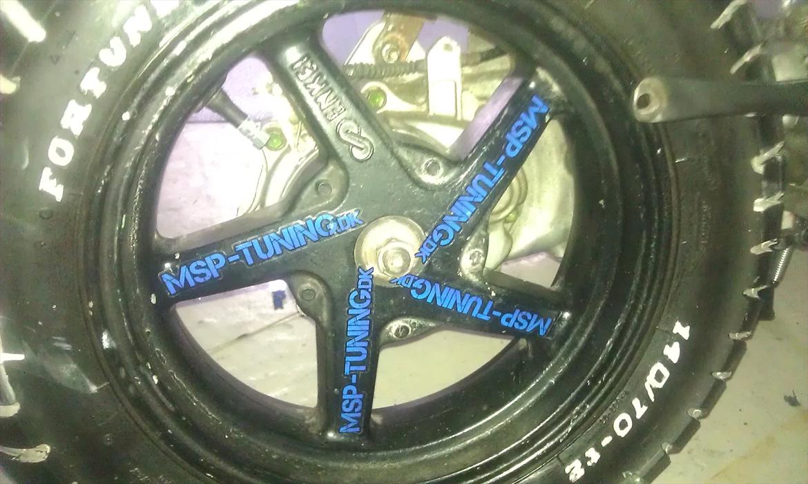 Suzuki Street magic - havde en masse msp-tuning klistermærker :D billede 17