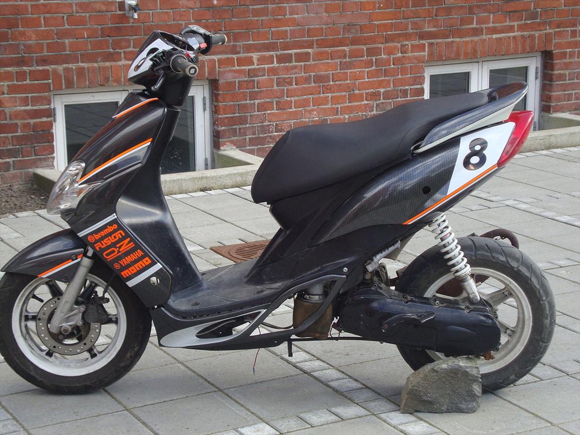 Yamaha JOG R TPR - carbon race look skjolde billede 1