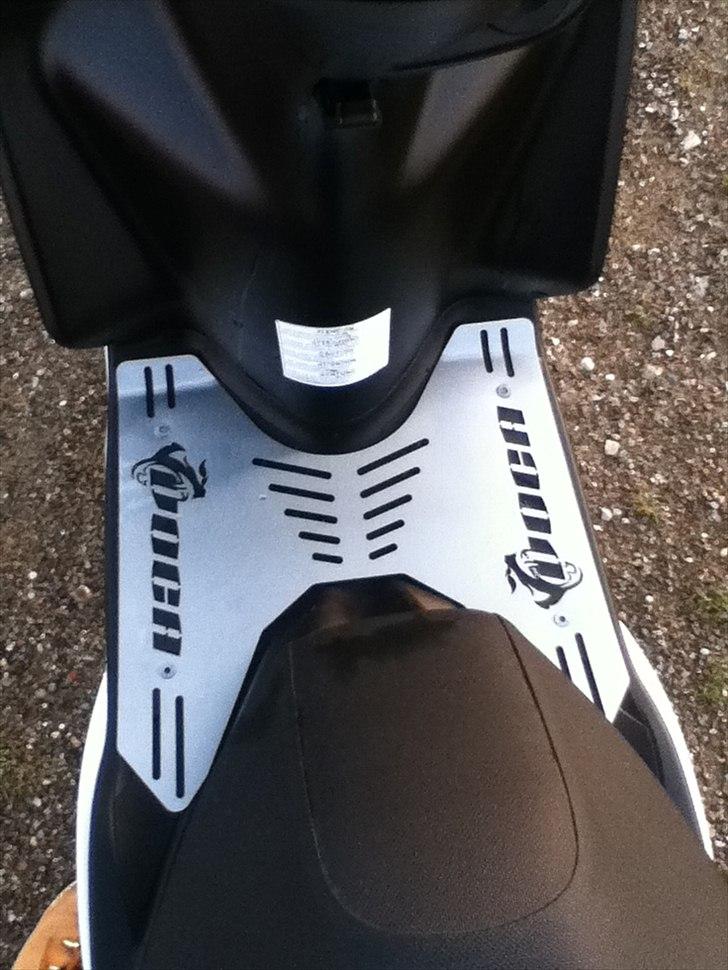 Yamaha jog r - så kom fodpladen op billede 10