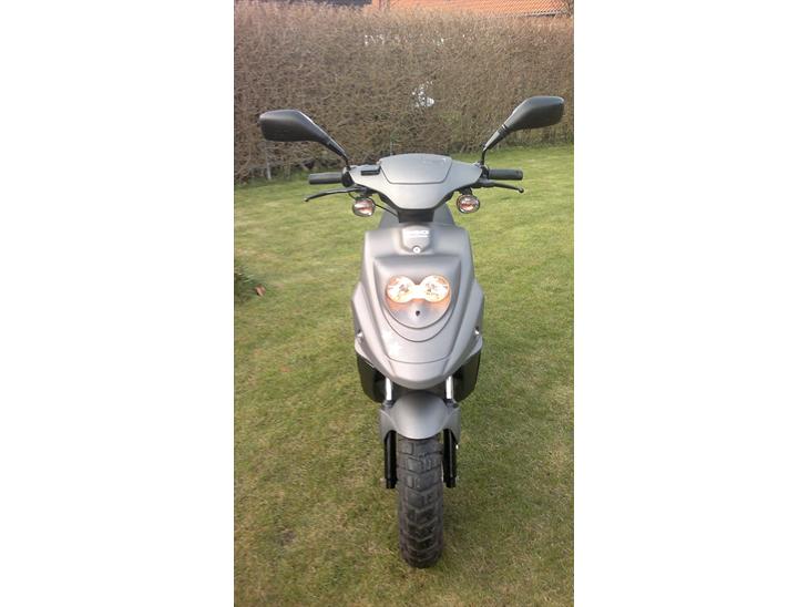 {{currentPhoto.altText}} billede {{currentPhoto.number}}