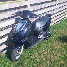 Aprilia Sonic Black edition 