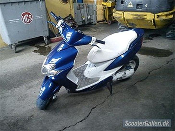 Yamaha jog r.  billede 1