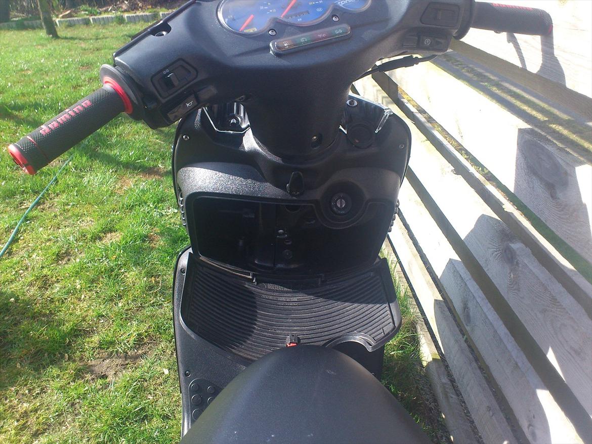 Aprilia Sonic Black edition  billede 9