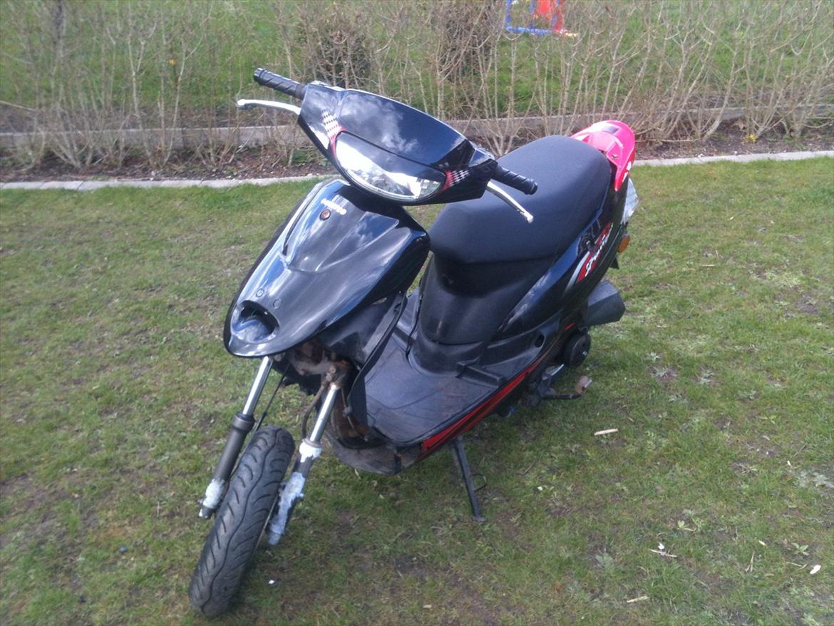 Giantco Sprint SE 3 (FØR) - mangler lige nederste frontskjold. har det til at ligge... billede 1