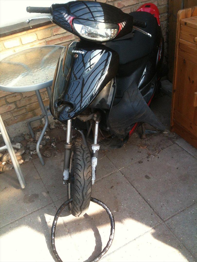 Giantco Sprint SE 3 (FØR) - selvfølgelig skal den låses, det er jo Randers. hvis den ikk var låst, så i ikk på den nu. fordi så var den squ blevet stjålet ;) billede 11