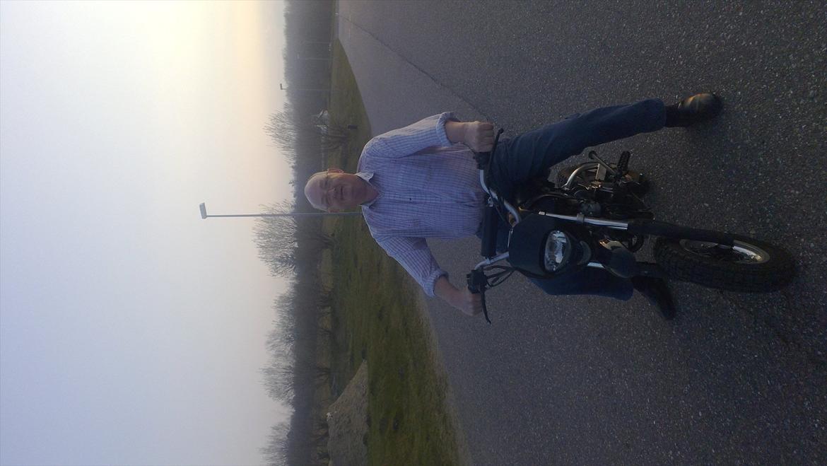 Shineray XY50 #Tyson#  - Fatter skulle prøve, om den var vildere end hans gamle Puch VZ50 :D  DET VAR DEN :D! billede 2