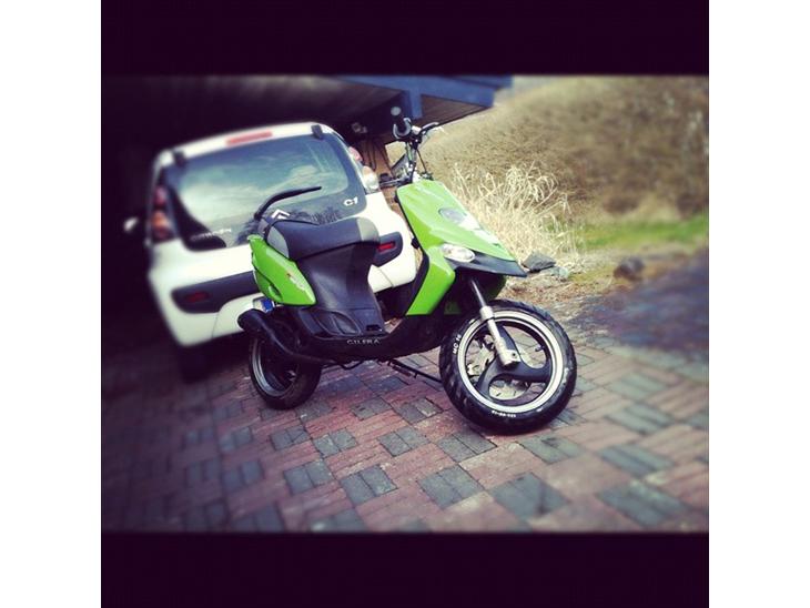 {{currentPhoto.altText}} billede {{currentPhoto.number}}