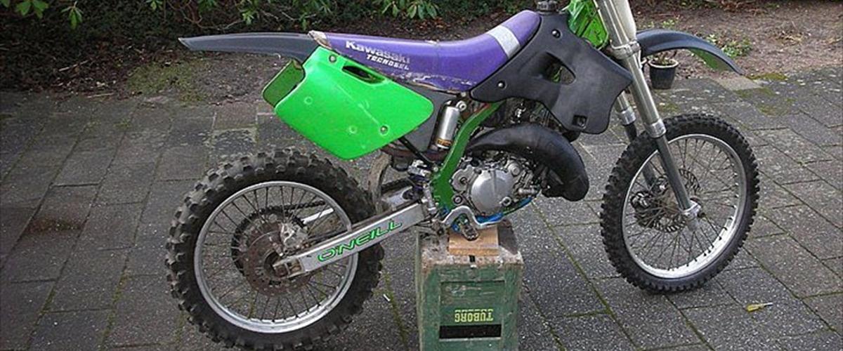 Stor vrangforestilling uheldigvis dukke Kawasaki KX 125 - 1996 - Rigtig vild crosser .. den ry...