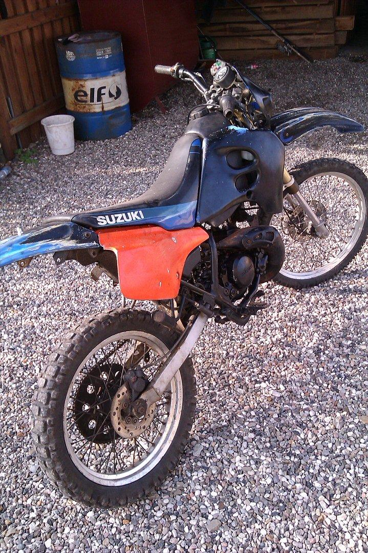 Suzuki RMX 50 - Kunne godt trange til en klat maling.. billede 5