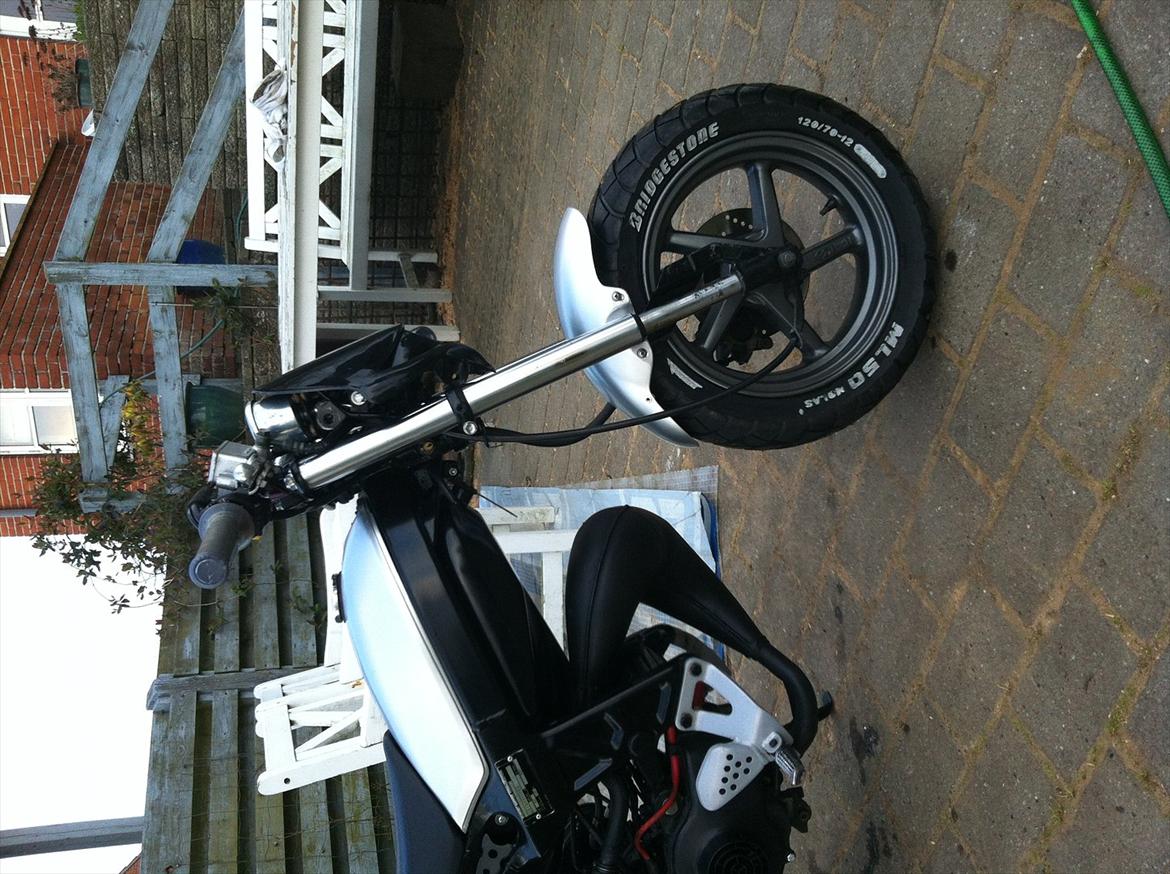 Suzuki Street Magic - Taget d. 23-04-2012 efter den lige er blevet vasket billede 5