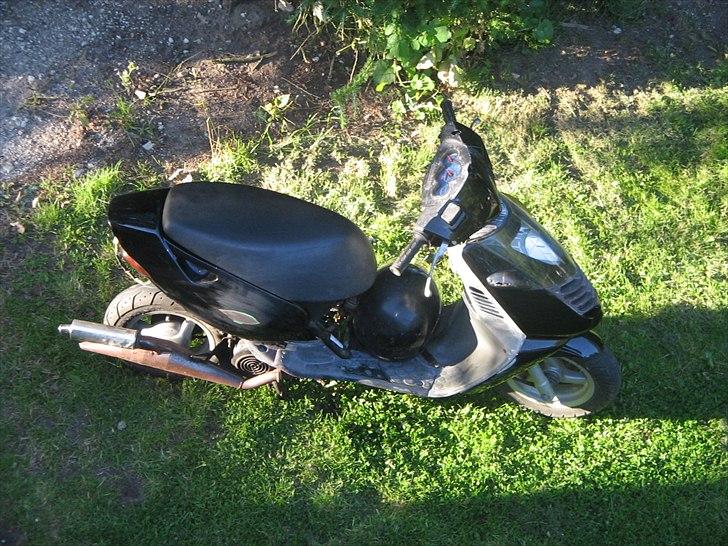 Aprilia sonic (byttet til donor aerox ) - nyeste billed der er en standart udstødning på nu  billede 7