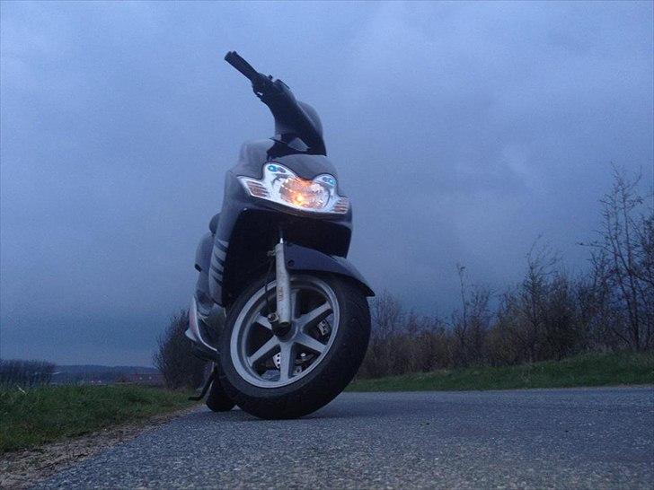 Yamaha Jog R STD ALT VIRKER billede 2