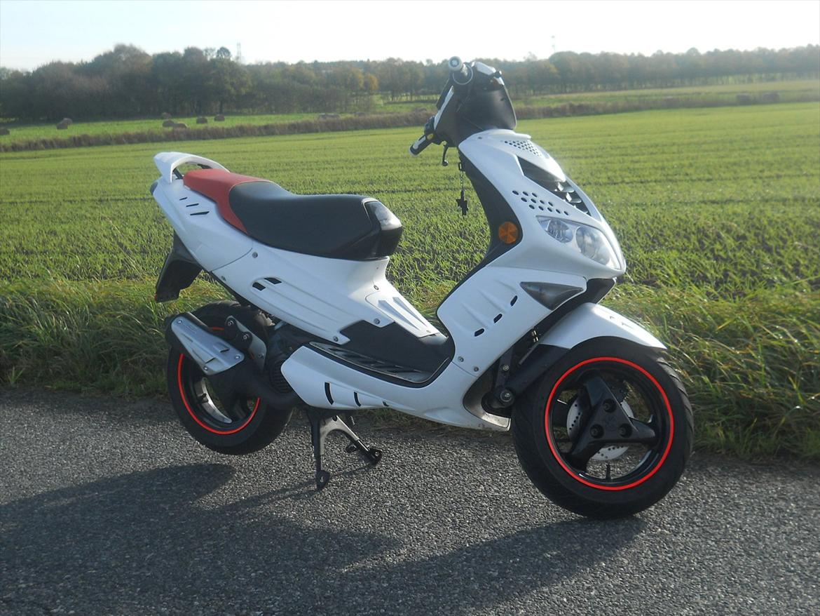 Peugeot Speedfight 2 (SOLGT) billede 4