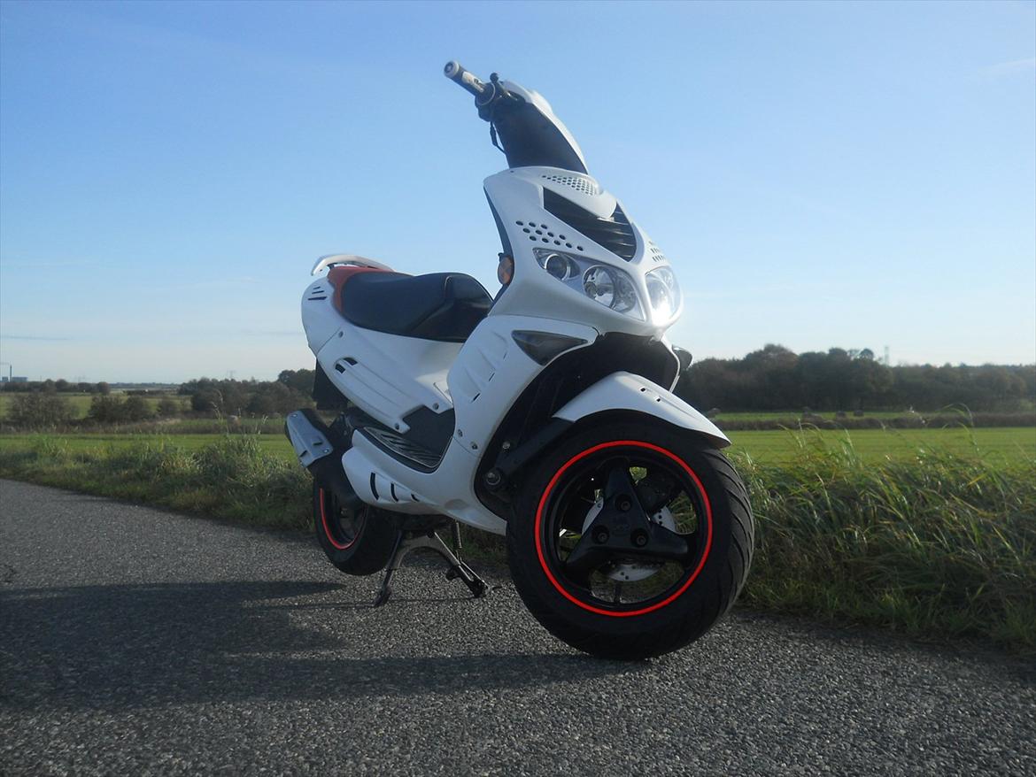 Peugeot Speedfight 2 (SOLGT) billede 5