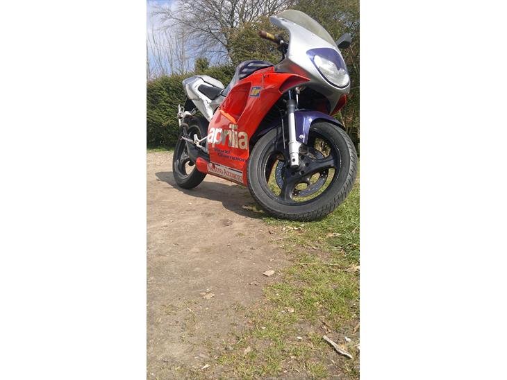 {{currentPhoto.altText}} billede {{currentPhoto.number}}