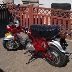 Honda dax