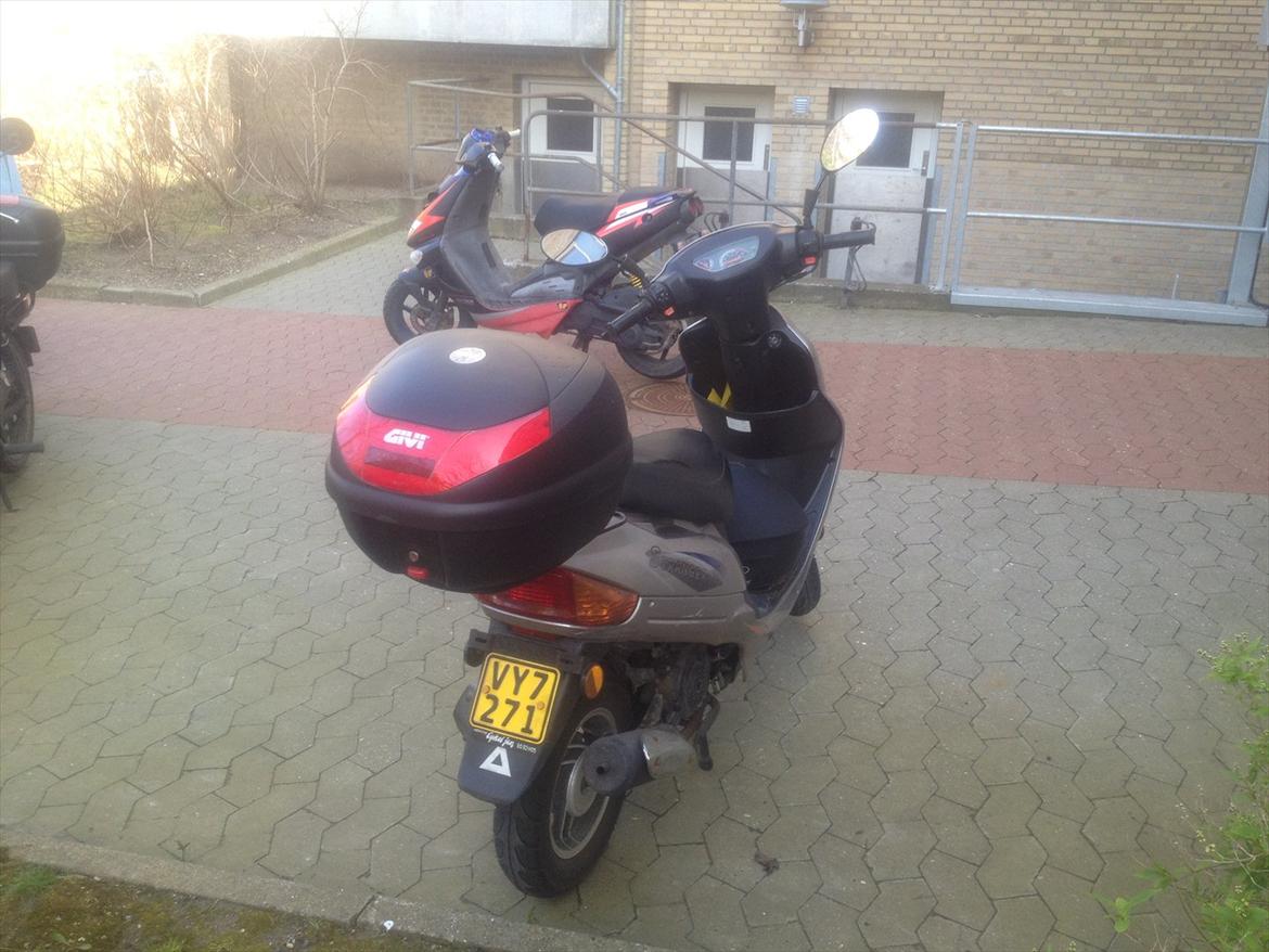 Stranger yving billede 5