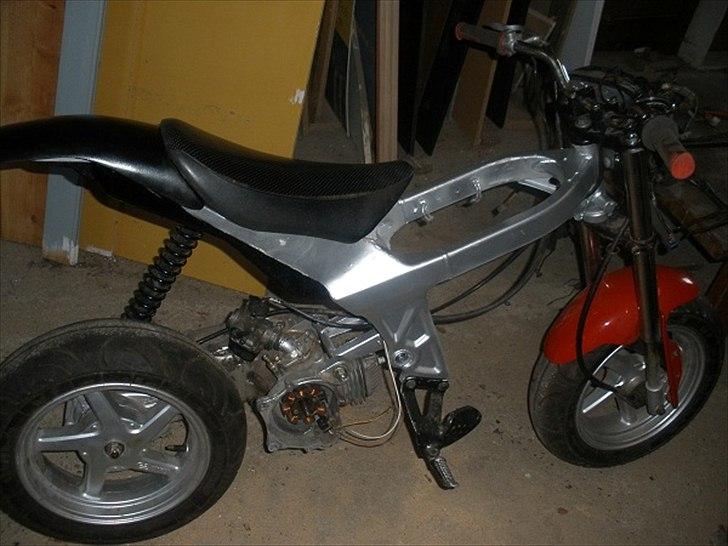 Suzuki street magic! og street-rox - da jeg fik den for et år siden ca.. :P  billede 8