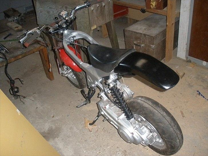 Suzuki street magic! og street-rox - da jeg fik den for et år siden ca.. :P  billede 11