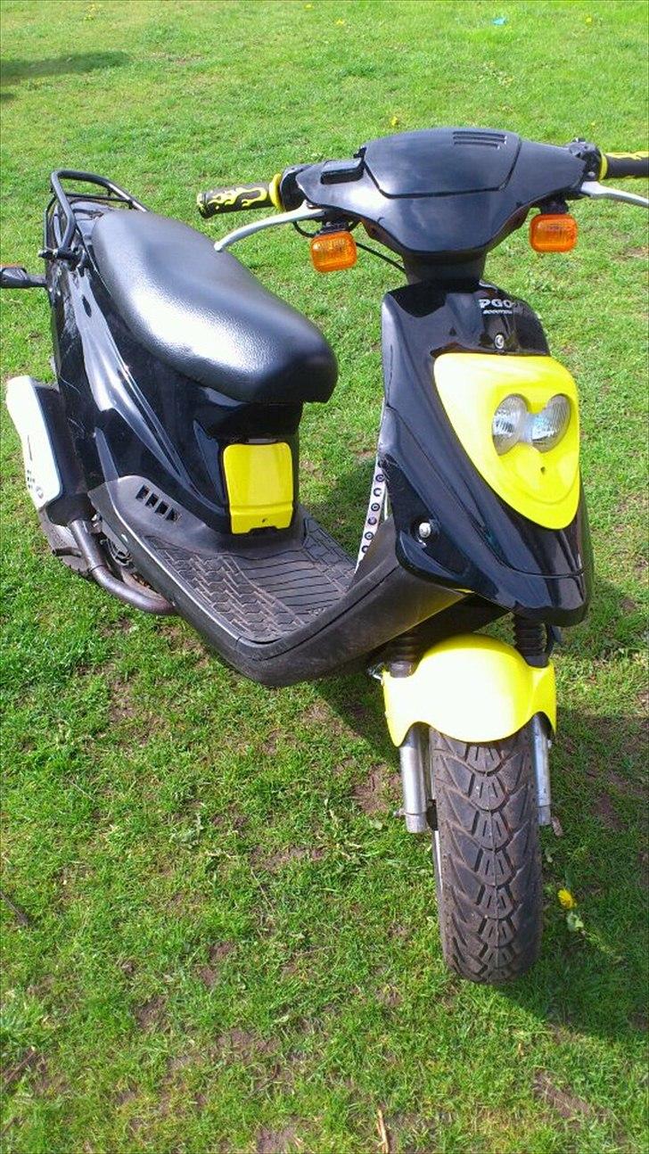 PGO Hot 50 (Brumbazz) - det færdige resultat, ihvertfald med de dele jeg fik hjem, men på et tidspunkt skal jeg igang med noget spraymaling og male et par ting :-) billede 3