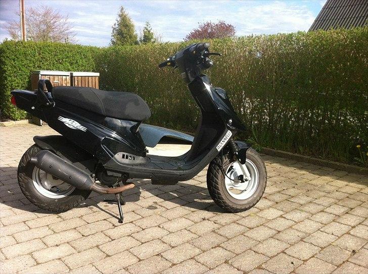 PGO Hot 50 - Der er Giannelli Go udstødning på har stadig varme skjoldet men pillede det af (: billede 1