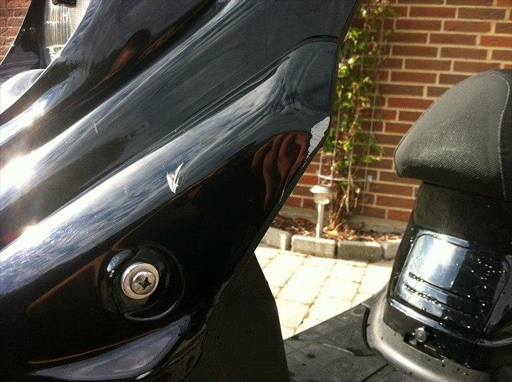 PGO Hot 50 - Det er de eneste ridser der er på skjoldene (: billede 8