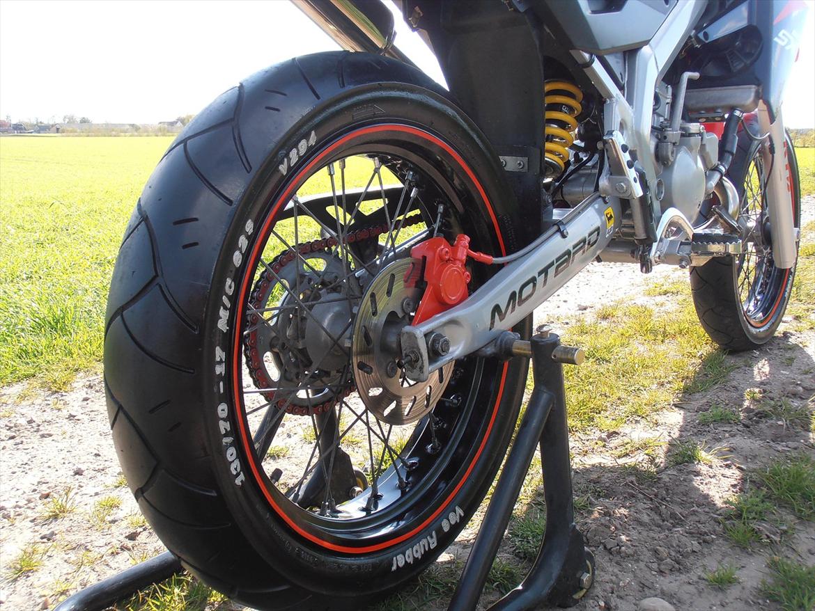 Aprilia SX 50 - Ser da lækkert ud med den bukke! billede 8