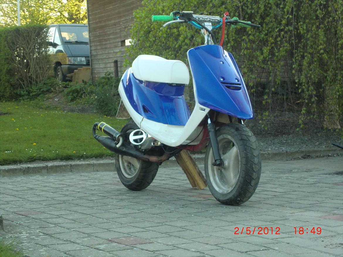 Yamaha jog fs R-setup AC - næsten færdig mangler kun jog r fælgene:p billede 1