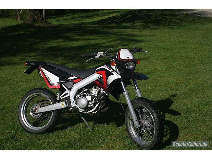 {{currentPhoto.altText}} billede {{currentPhoto.number}}