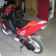 Peugeot Speedfight 206