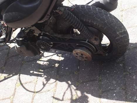 Aprilia sonic "SOLGT" - Efter den var blevet sådan , halvt samlet billede 14