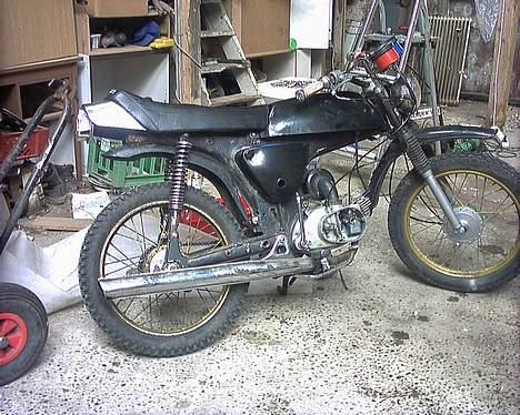 Suzuki k 50 4 gear - Den er under indstilling af tænding der. billede 1